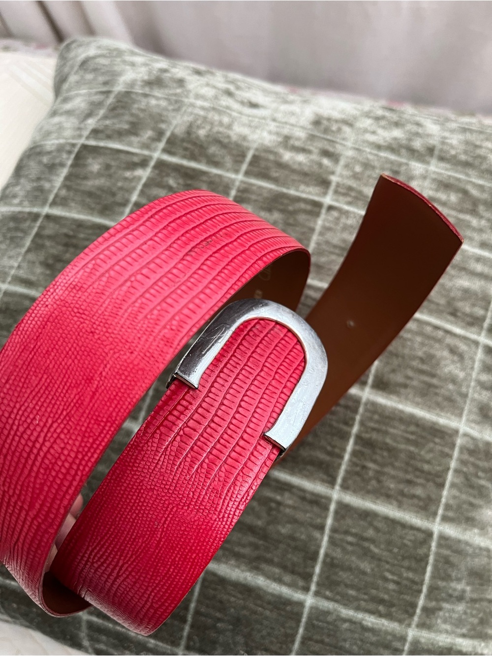Women's pink Red Lizard grain leather Textured Belt  35.5 x1.5”